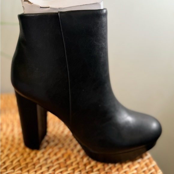 Black size 7 booties. Brand new. Never worn! - Picture 4 of 6